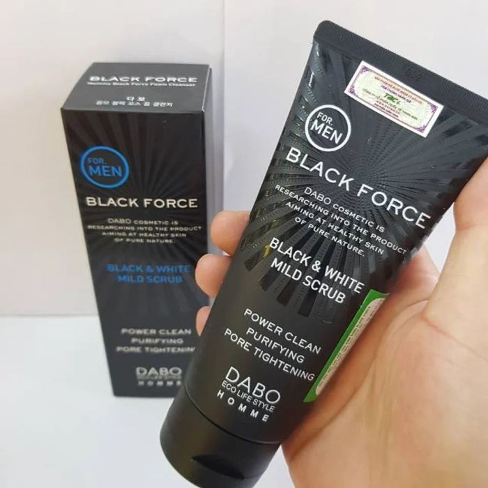 Sữa rửa mặt trắng da cho nam da dầu Dabo Black Force