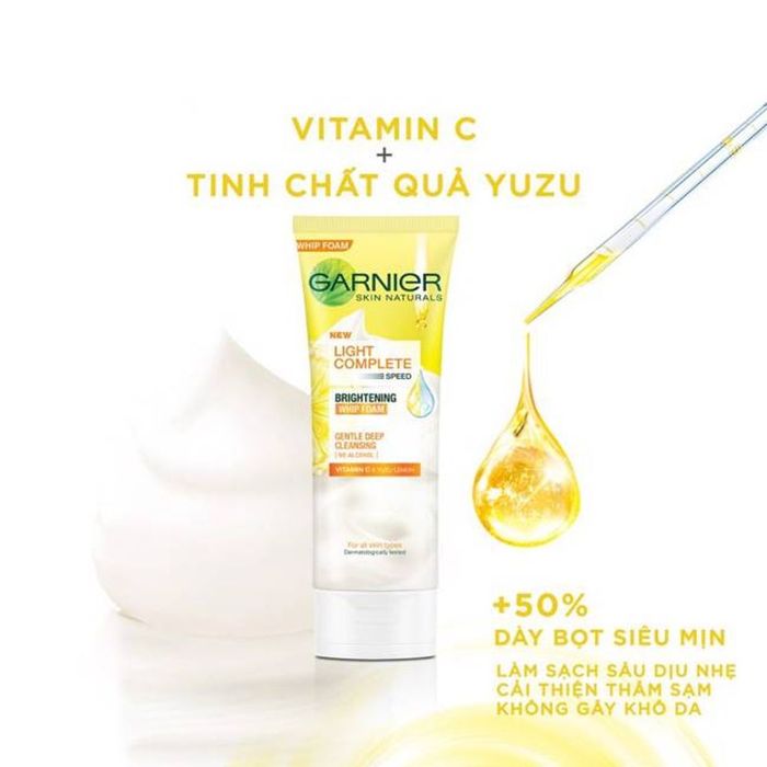 Sữa rửa mặt Garnier Skin Naturals Light Complete Fairness