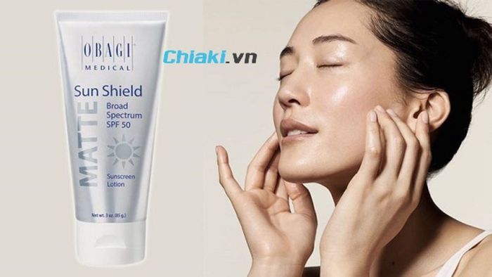 Kem chống nắng dành cho da khô và mụn ẩn Obagi Sun Shield Matte SPF 50+ Premium