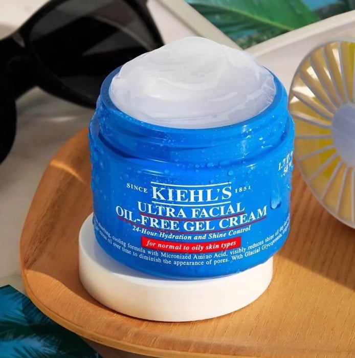 Kiehl’s Ultra Facial Oil-Free là sự lựa chọn hàng đầu cho việc chăm sóc da và se khít lỗ chân lông.