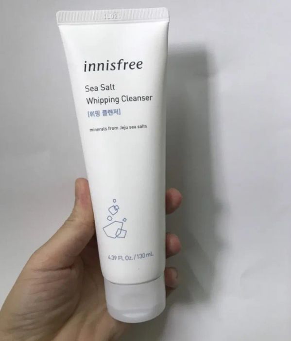 Sữa rửa mặt Innisfree Sea Salt Whipping Cleanser cho da dầu