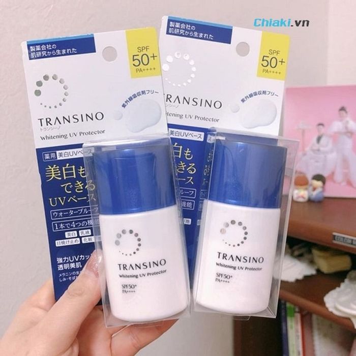 Kem chống nắng dành cho da khô mụn nhạy cảm Transino Whitening Day Protector SPF50