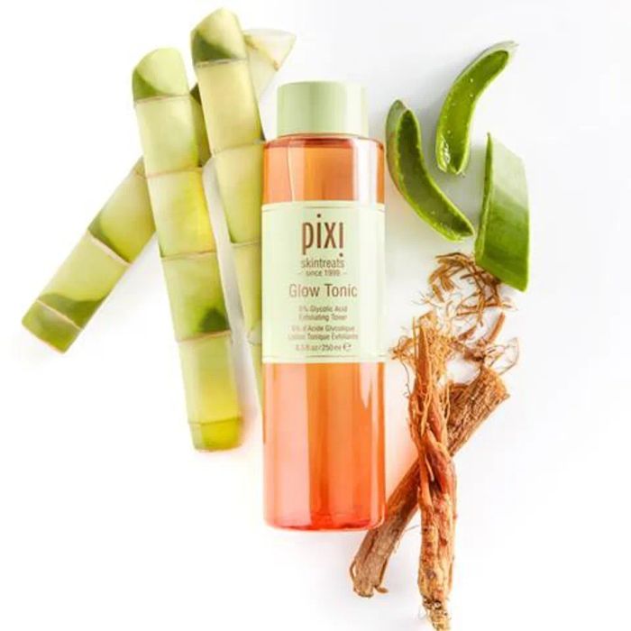 Toner cho da nhạy cảm mụn Pixi Glow Tonic 5% AHA