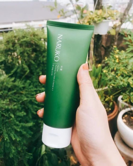 Sữa rửa mặt không bọt cho da dầu mụn Naruko Tea Tree Purifying Clay Mask