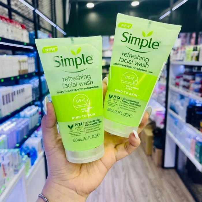 Sữa rửa mặt Simple Refreshing Facial Wash