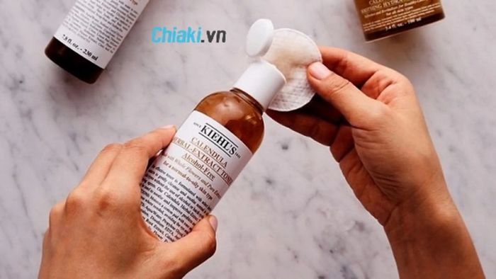 Tiêu chí chọn toner phù hợp nhất cho da nhạy cảm mụn