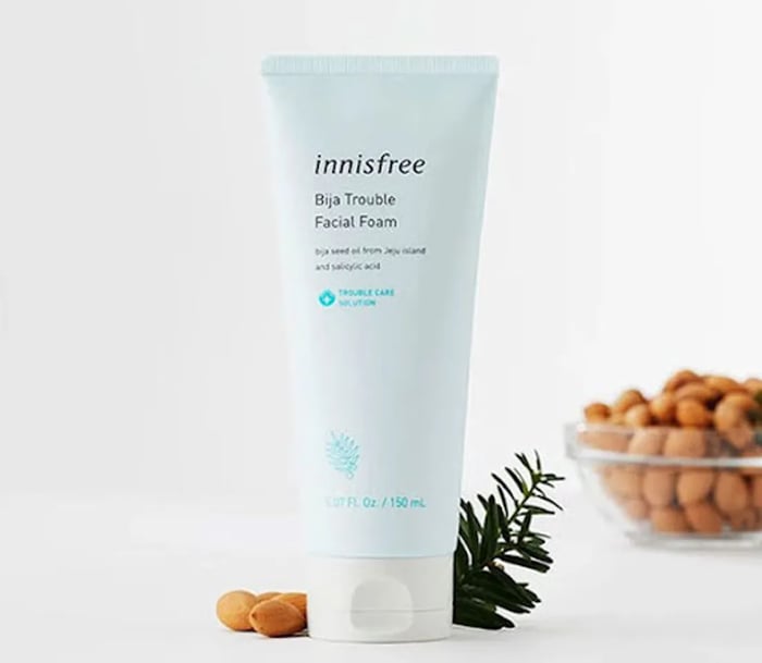 Sản phẩm sữa rửa mặt dành cho da mụn dầu mụn Innisfree Bija Trouble Facial Foam