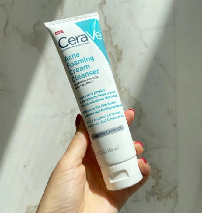 Sữa rửa mặt trị mụn CeraVe Acne Foaming Cream Cleanser