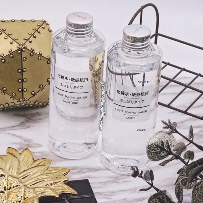 Nước hoa hồng Muji Light Toning Water dành cho da hỗn hợp