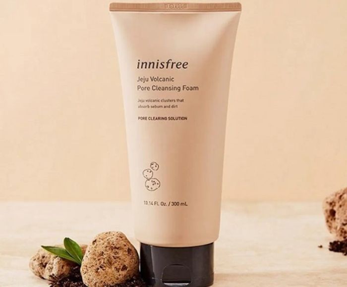 Sữa rửa mặt trị mụn Innisfree từ núi lửa