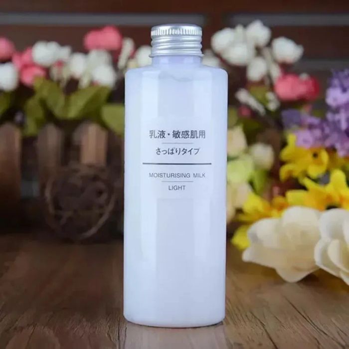 Sữa dưỡng Muji Moisturizing Milk Light
