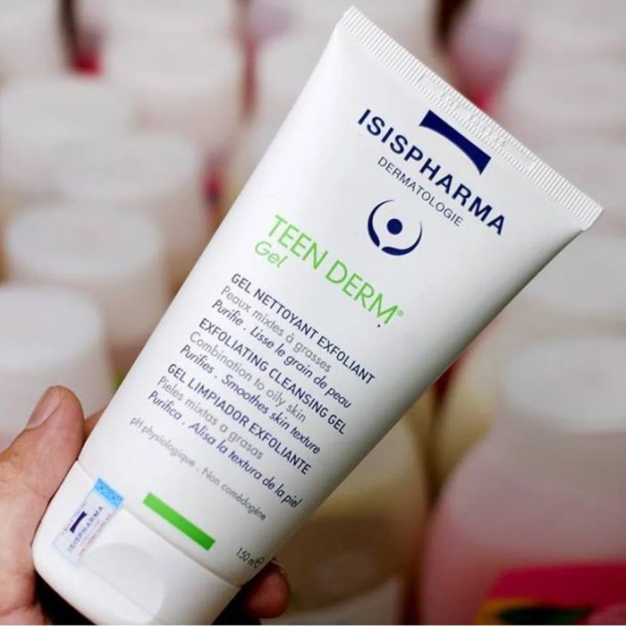 Sản phẩm skincare cho da hỗn hợp thiên dầu - sữa rửa mặt Isis Pharma