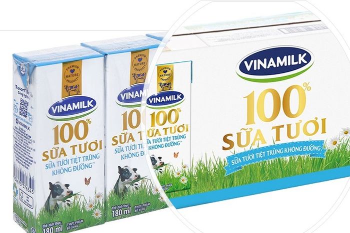 Sử dụng sữa tươi không đường của Vinamilk để làm kiwi cho bé ăn dặm