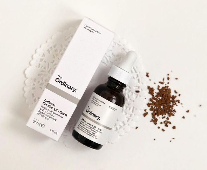 Lựa chọn sử dụng serum mắt The Ordinary trước khi sản phẩm mới được ra mắt.