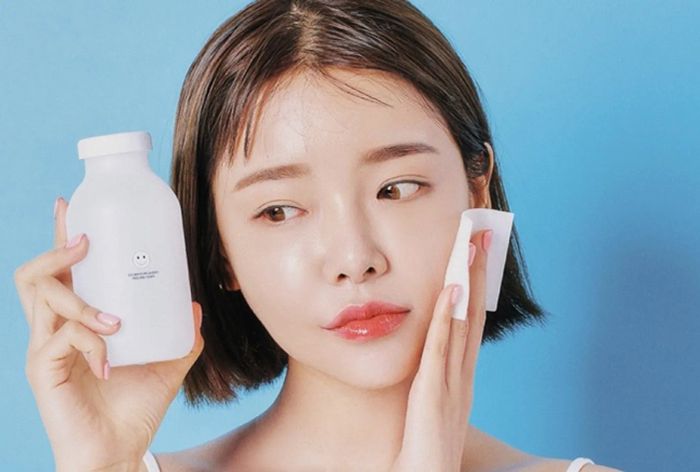 Thoa toner trước khi thoa serum