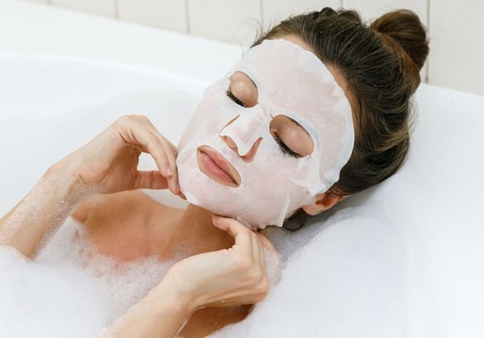 Sử dụng mặt nạ giấy