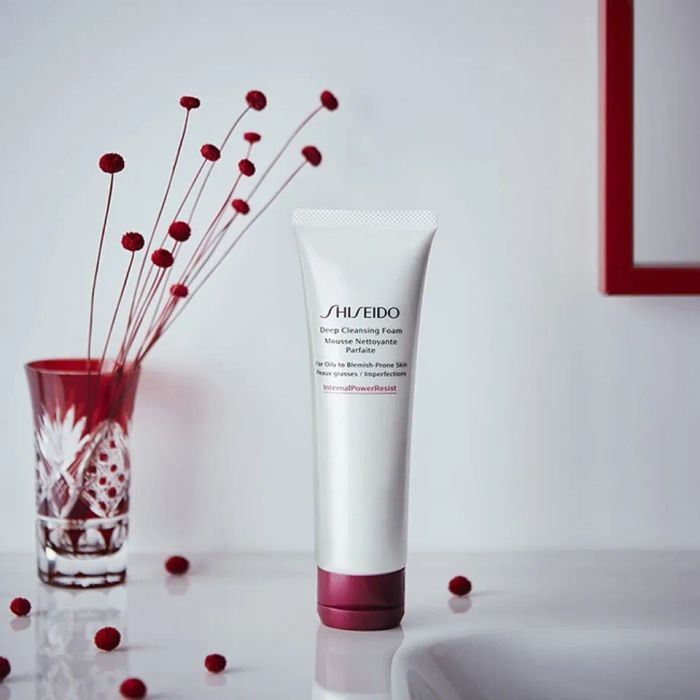 Dung dịch rửa mặt sâu Shiseido Deep Cleansing Foam