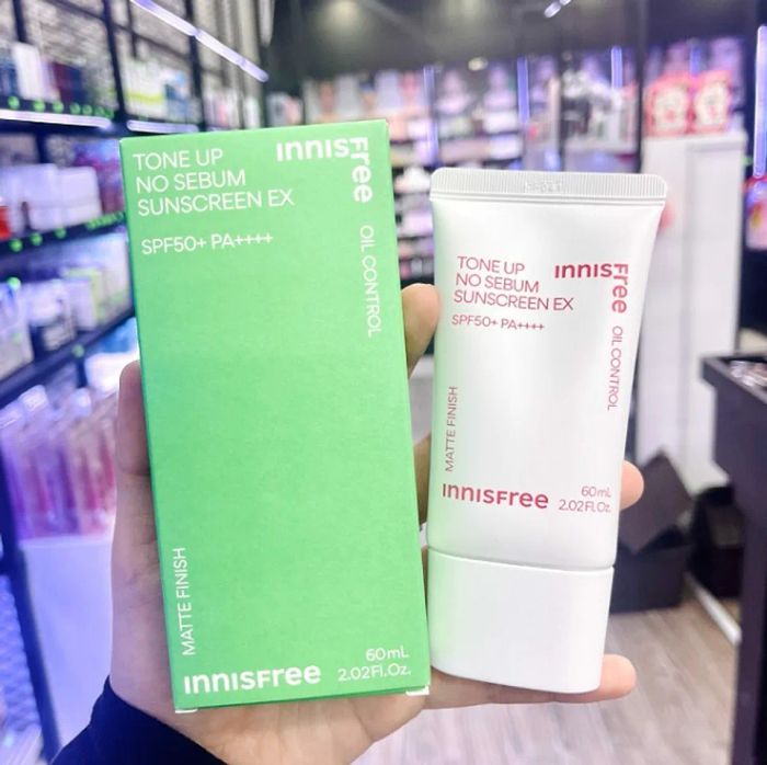 Kem chống nắng nâng tone cho da dầu Innisfree Tone Up No Sebum Sunscreen