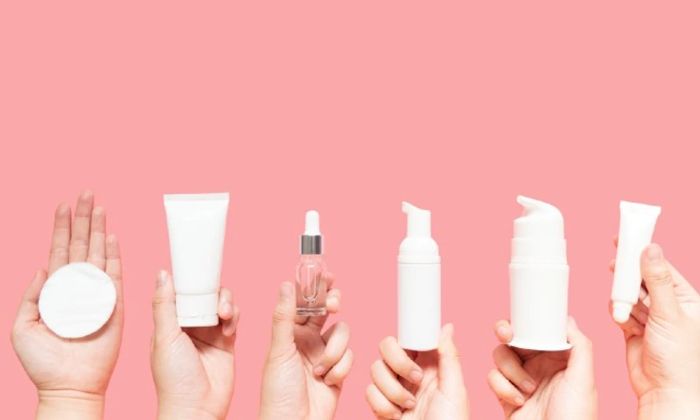 Cách sử dụng bộ trị mụn La Roche Posay khá đơn giản và dễ thực hiện