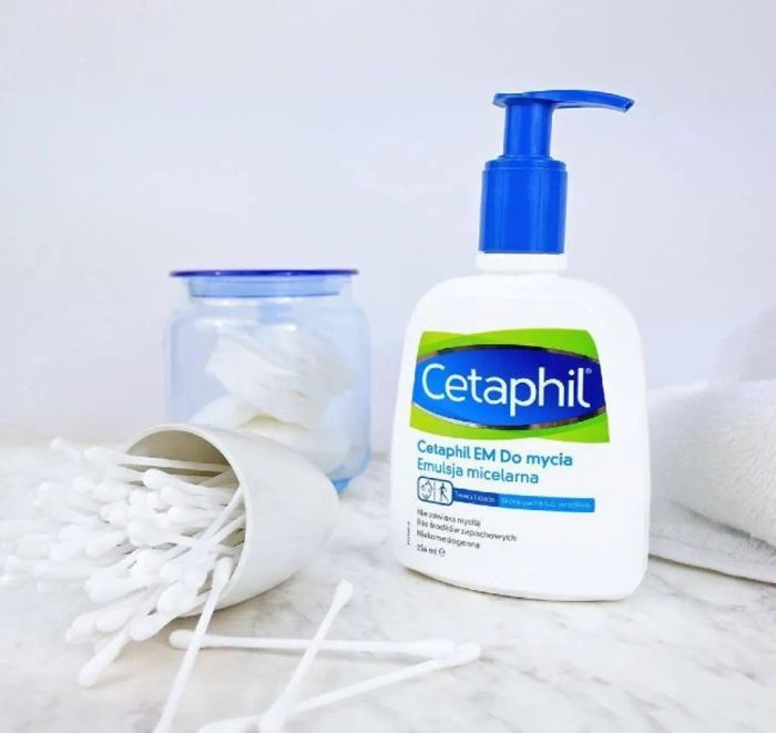 Sữa rửa mặt giữ độ ẩm Cetaphil