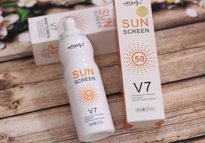 Xịt chống nắng V7 Sunscreen