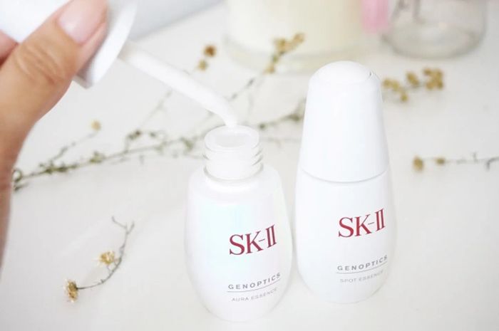 Serum dưỡng trắng da SK-II Genoptics Aura Essence