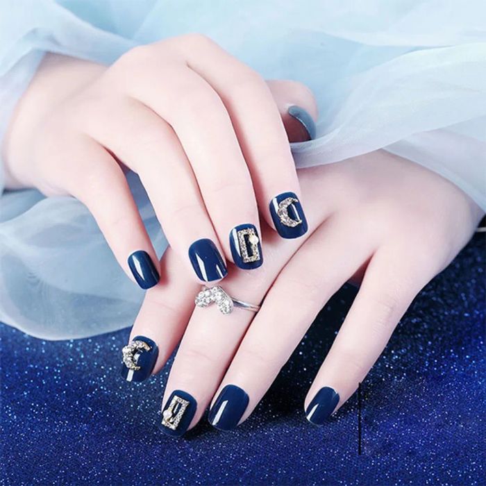 Mẫu nail đẹp màu xanh dương 