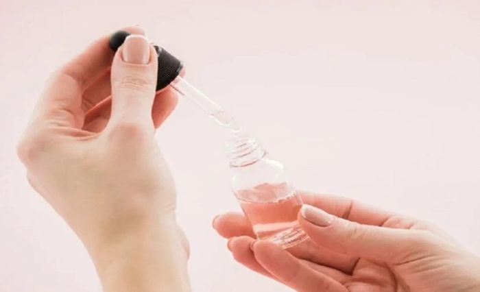 Sử dụng serum hàng ngày đều đặn 2 lần