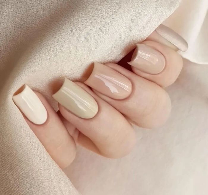 Mẫu nail màu nude phù hợp với mọi tông da 