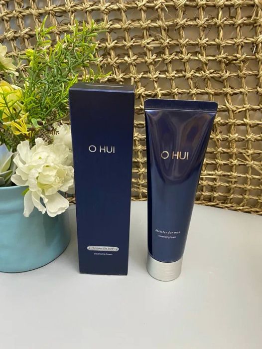 Sữa rửa mặt dành cho nam giới Ohui Meister For Men Cleansing Foam