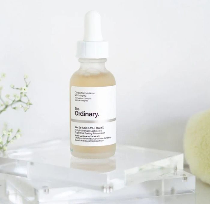 Thiết kế bao bì của serum The Ordinary Lactic Acid 10% + HA 2%