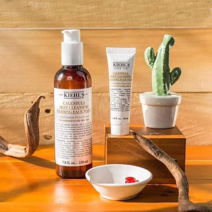 Sữa rửa mặt Kiehl’s Calendula Hoa Cúc phù hợp với da nhạy cảm