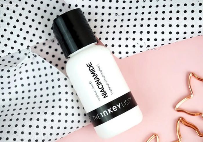 Serum kiểm soát dầu Niacinamide của The Inkey List