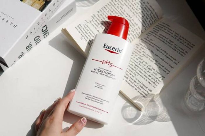 Kem dưỡng ẩm Eucerin Sensitive Skin Ph5 body không mùi