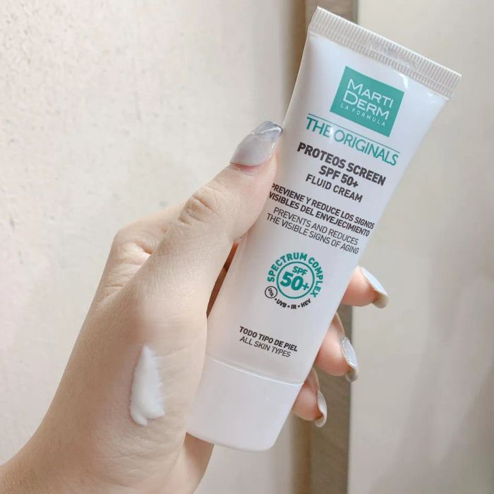 Kem chống nắng Martiderm Proteos Screen SPF50+ Fluid