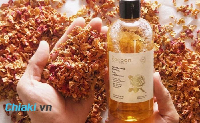 Nước tẩy trang không cồn dành cho da mụn Cocoon