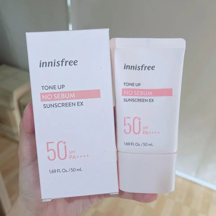 Kem chống nắng dành cho da dầu mụn nâng tone của Innisfree