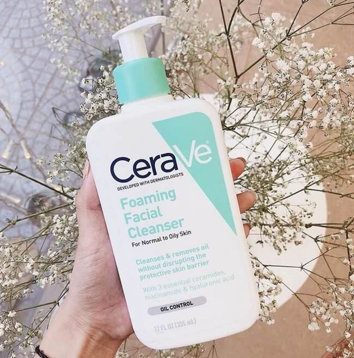 Sữa rửa mặt dành cho nam da dầu mụn của CeraVe