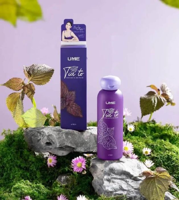 Dung dịch vệ sinh phụ nữ lá tía tô UME giúp làm sạch vùng kín, khử mùi hôi và dưỡng da.