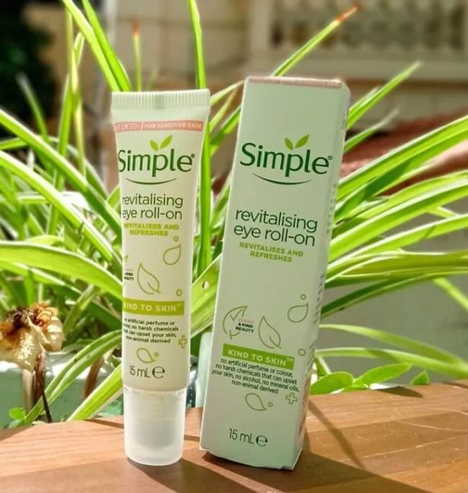 Kem giảm thâm mắt Simple