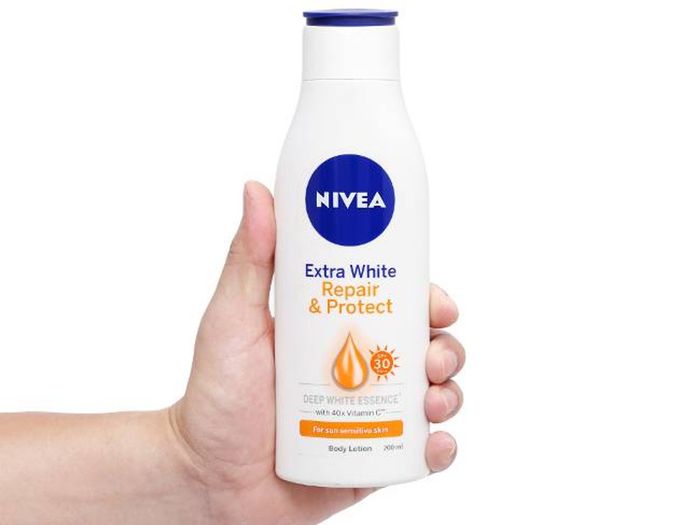 Kem dưỡng ẩm body trắng da Nivea Extra White Repair & Protect