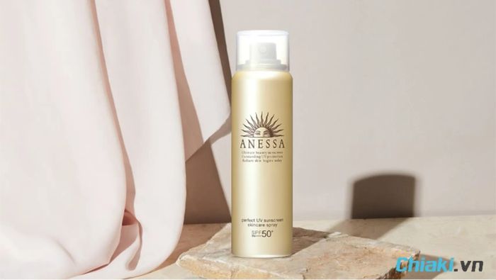 Kem chống nắng dạng xịt cho nam Anessa Perfect UV Sunscreen Skincare Spray