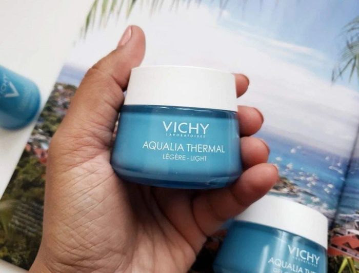 Sữa dưỡng ẩm Vichy cho da khô