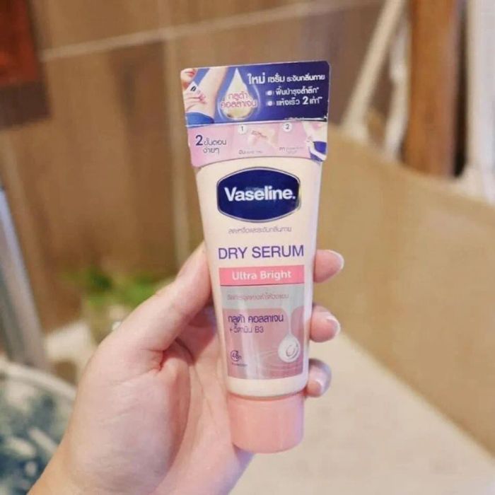 Serum dưỡng trắng da Vaseline