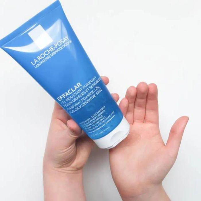 Sữa rửa mặt pH 5.5 cho da dầu La Roche-Posay Effaclar Purifying