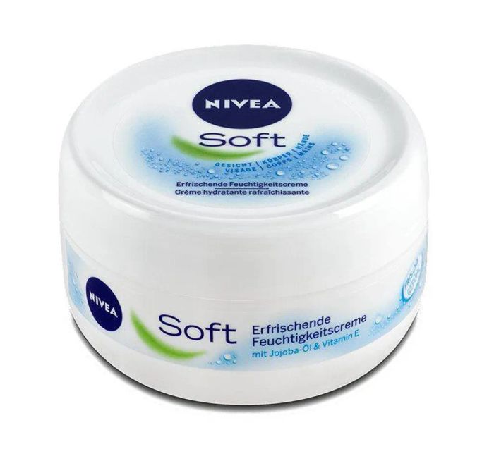 Kem dưỡng ẩm cho da mặt vào mùa đông Nivea Soft