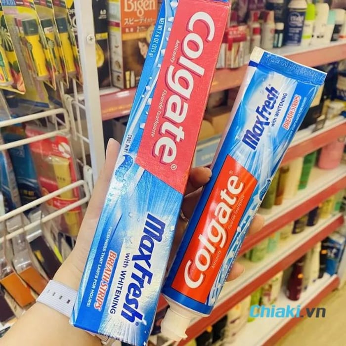 Kem đánh răng trị hôi miệng Colgate Maxfresh