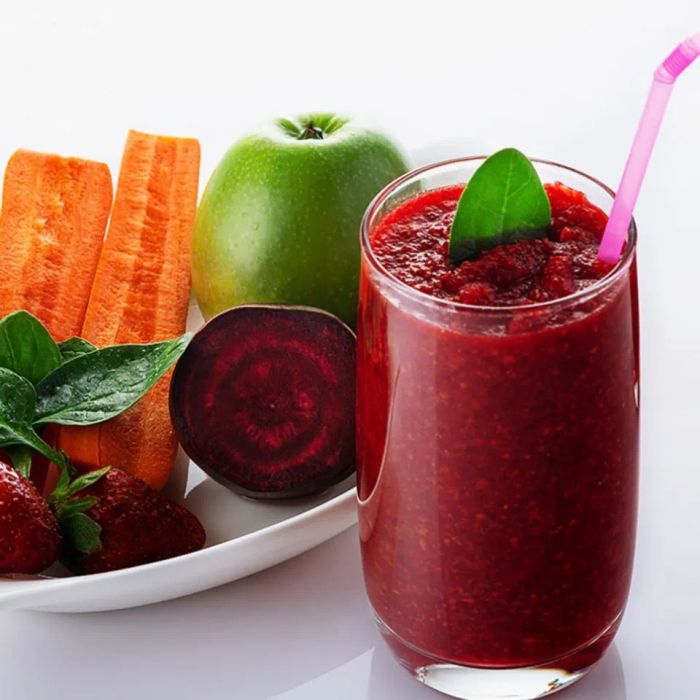Nước uống detox từ táo và củ cải đường là một lựa chọn an toàn và giàu dinh dưỡng.