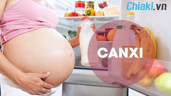 Hải sản, rau xanh, nấm, trái cây, hạt, và đậu đều là những nguồn canxi giàu có thể giúp bà bầu đáp ứng nhu cầu dinh dưỡng.