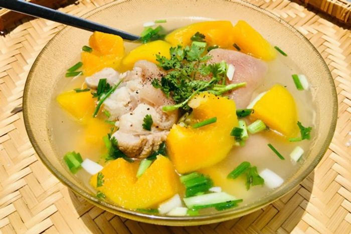 Đu đủ chín hoặc đu đủ xanh thích hợp cho việc nấu canh